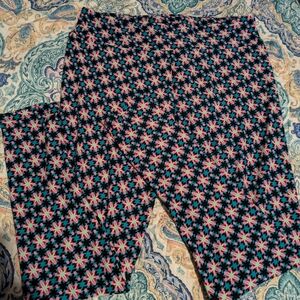 LuLaRoe Tall and Curvy Geometric Patterned Leggings Size TC 12-18